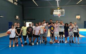 Merci à Paul Bouloukouet (ancien joueur de l’USSJ basket), d’avoir partagé son expérience du haut niveau auprès des jeunes cet après midi.
Bonne saison à lui